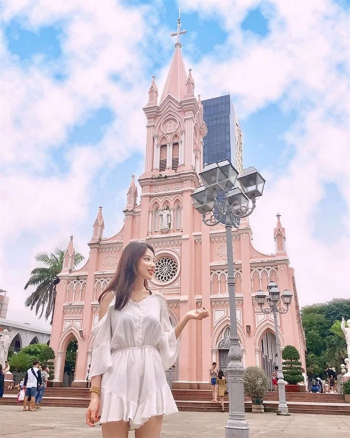 다낭 핑크성당(다낭 대성당)